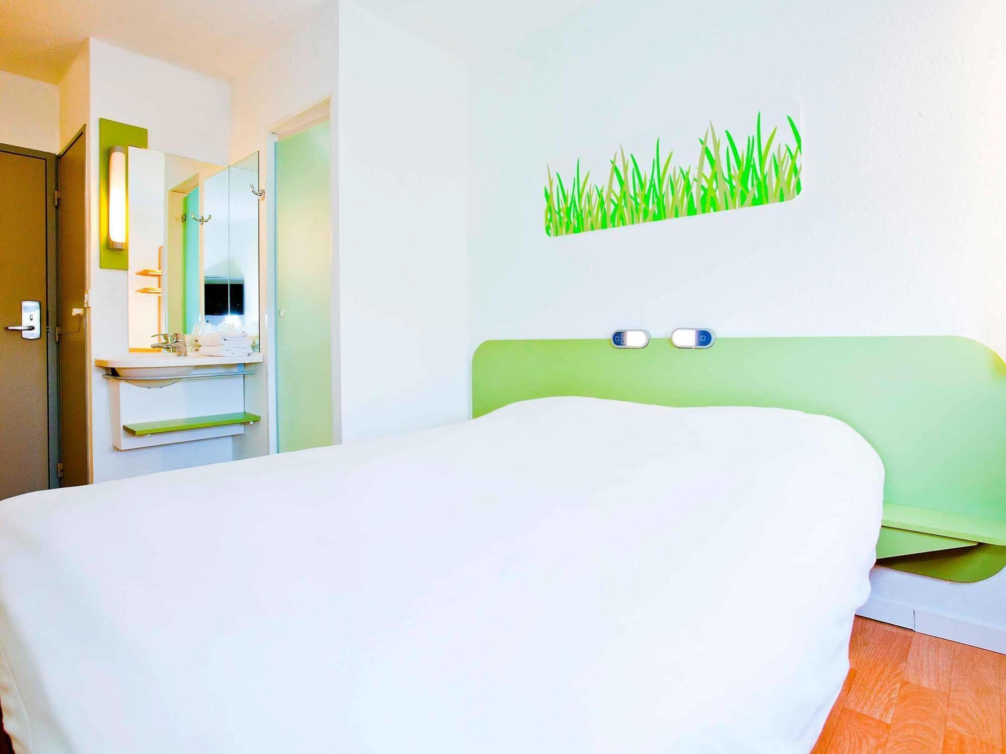 Ibis Budget Metz Technopole Buitenkant foto